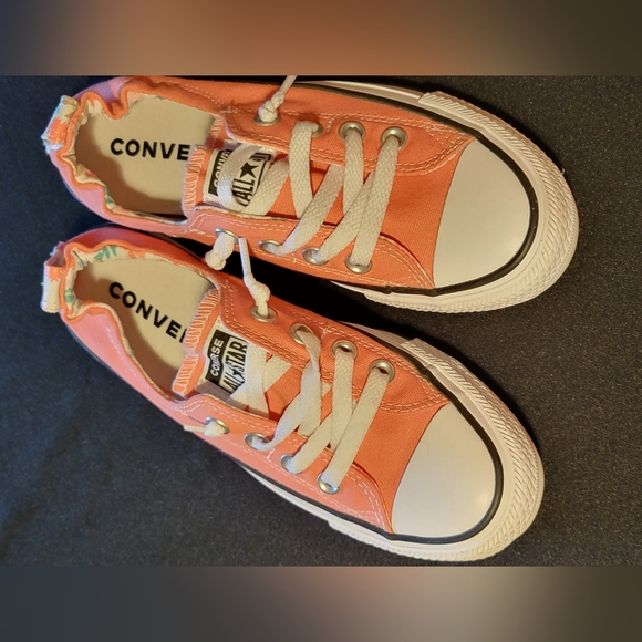 NWOT Coral Orange Converse Slip-ons size 6 (6.5 in normal sizing) - Picture 4 of 8